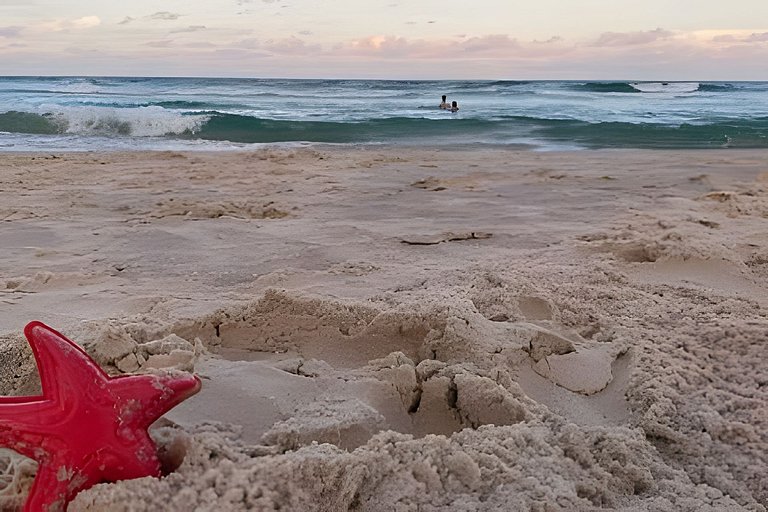 Relaxe e aproveite férias na praia e na piscina