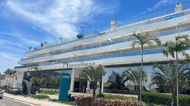 Piscinas incríveis e Praia em apê alto padrão