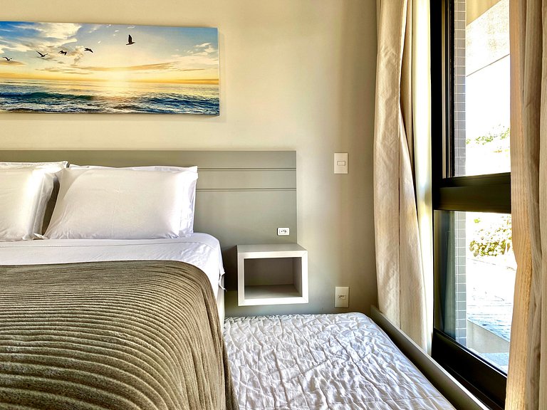 Conforto e Praia: Apê em residencial à beira-mar