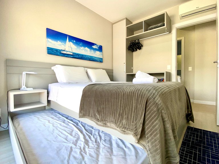 Conforto e Praia: Apê em residencial à beira-mar