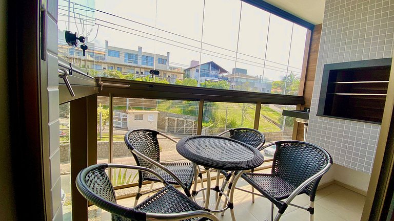 Conforto e Praia: Apê em residencial à beira-mar
