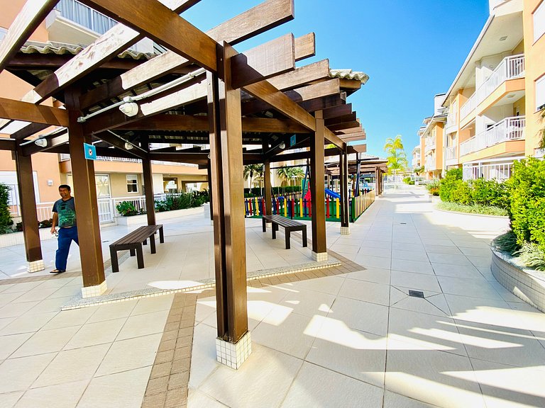 Espaço Garden em meio as águas piscinas e mar