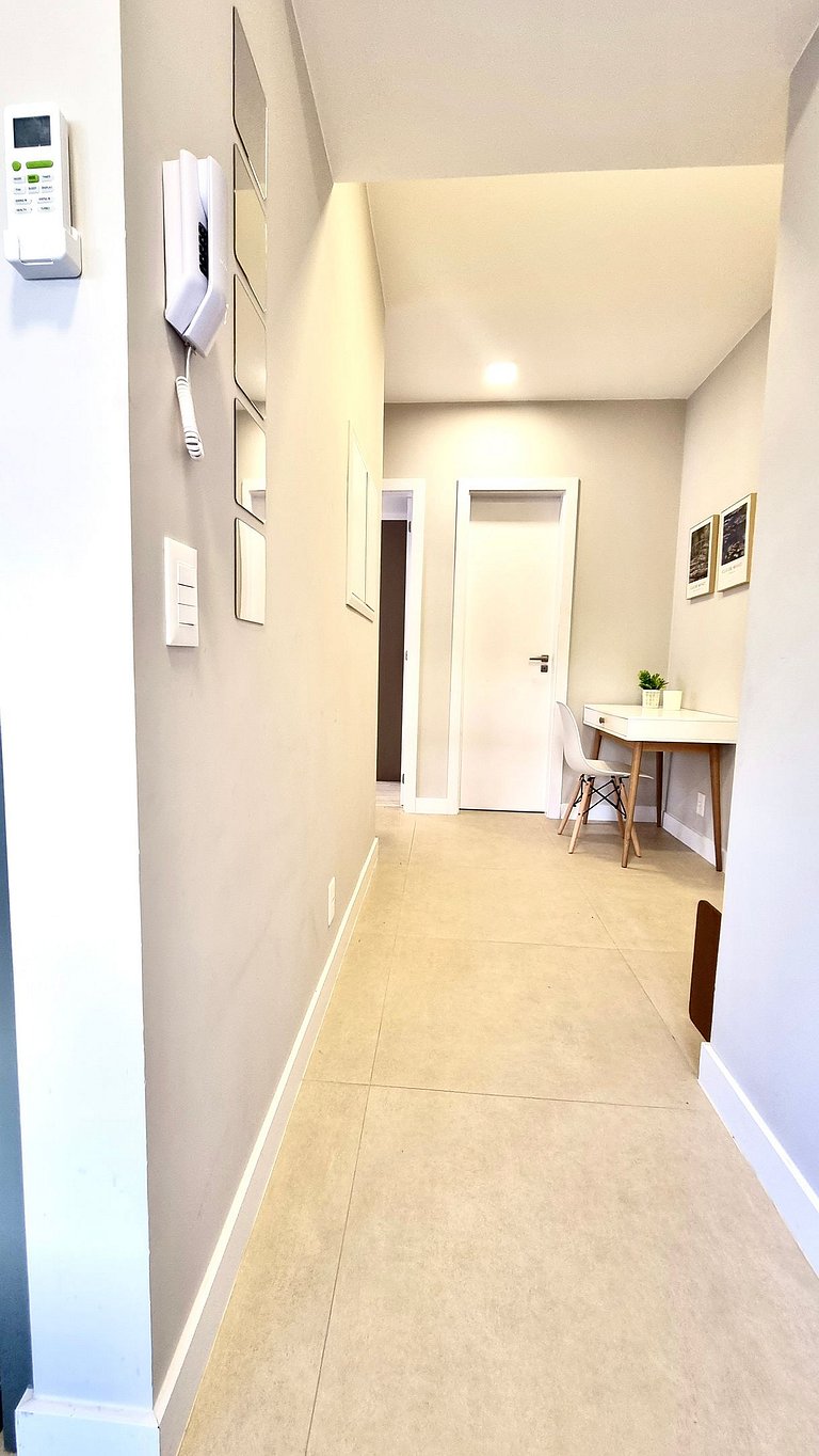 Apartamento em residencial à beira-mar- 2 garagens