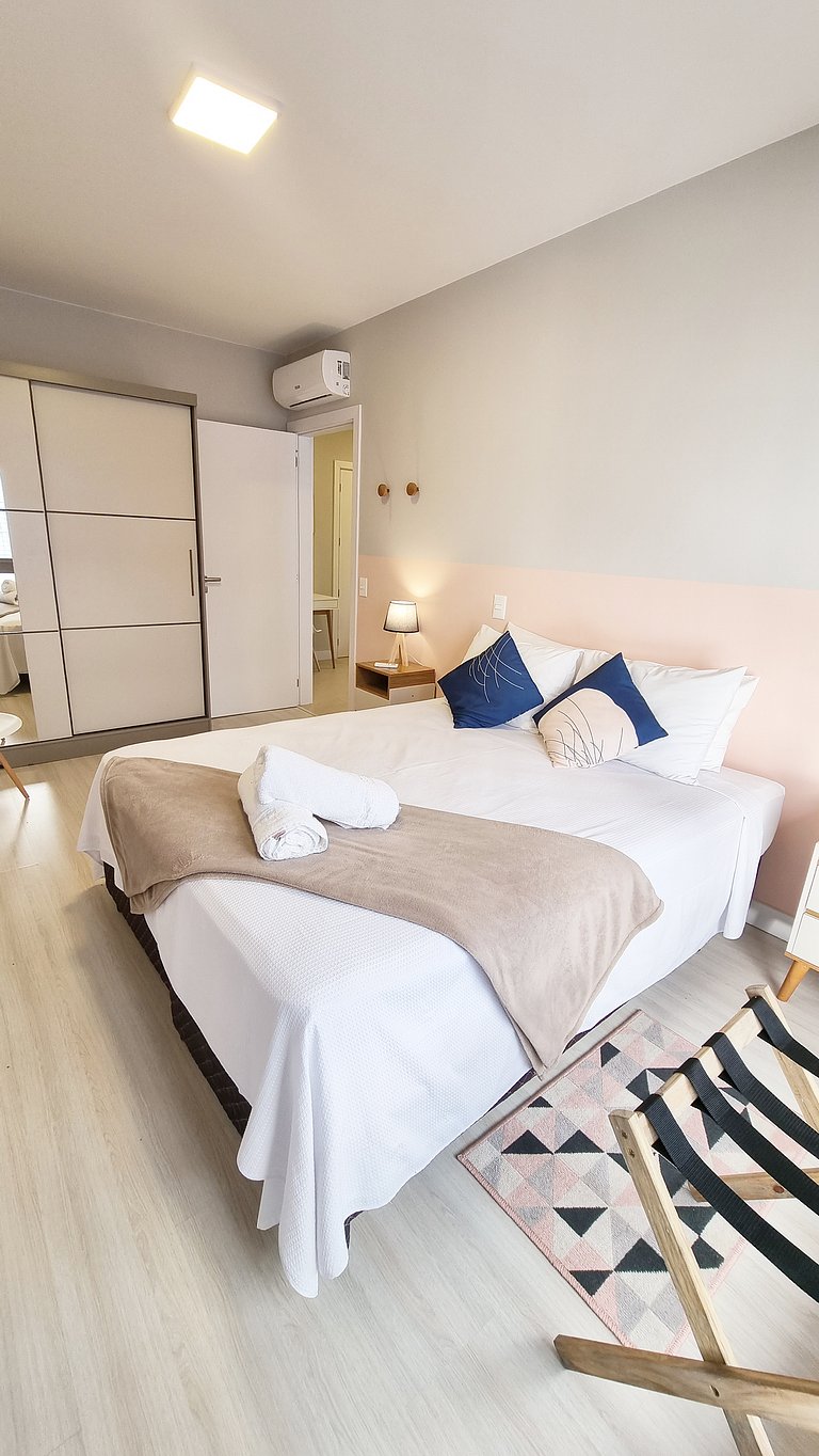 Apartamento em residencial à beira-mar- 2 garagens