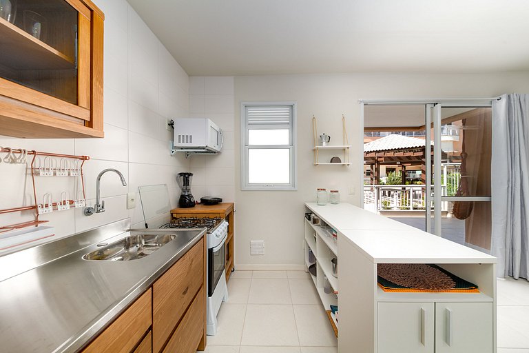 Espaço térreo c/piscina privada e social / praia