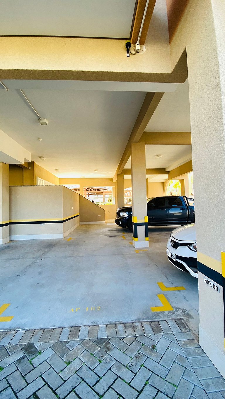 Espaço térreo c/piscina privada e social / praia