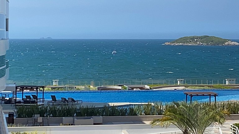 Apê c/ Vista do mar e piscinas fascinantes