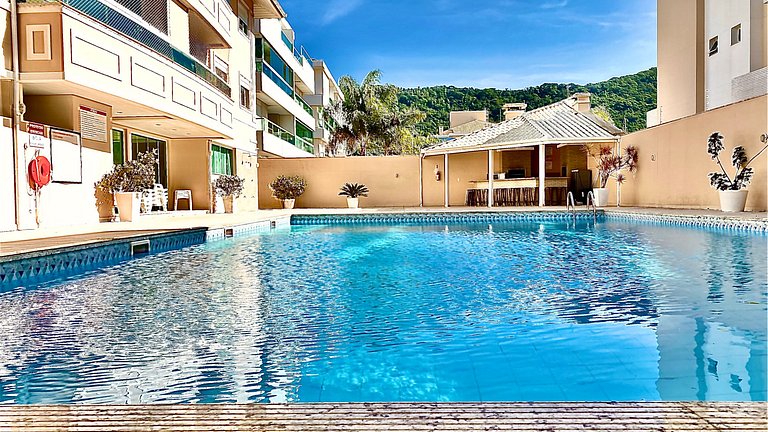Apê c/3 dormitórios, espaçoso, PISCINA na PRAIA