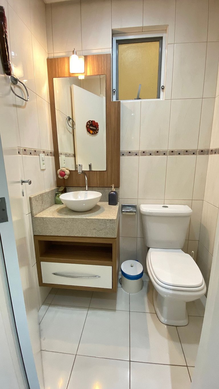 Apê c/3 dormitórios, espaçoso, PISCINA na PRAIA