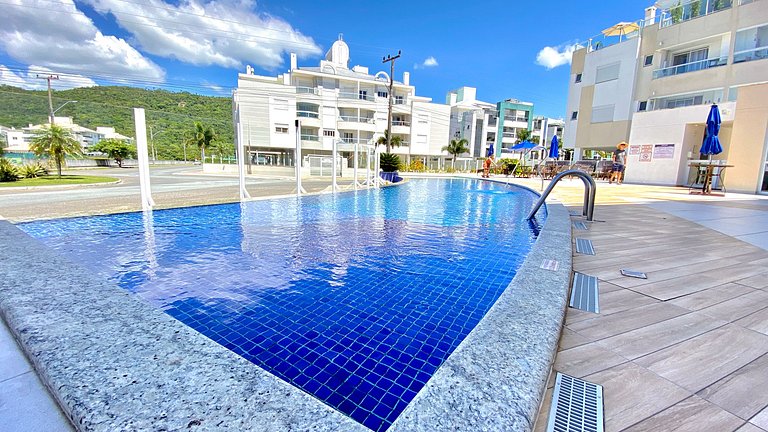Caminhe até a praia, apto c/ piscina