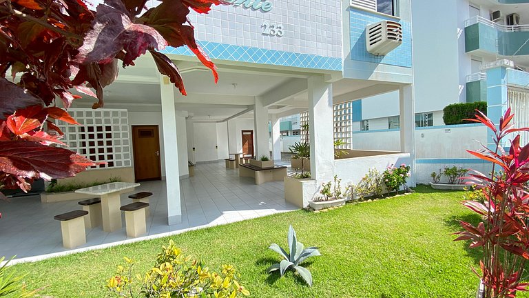Praticidade e conforto à 1 quadra da praia&piscina