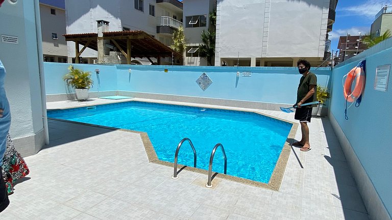 Caminhe até a praia, refresque-se na piscina