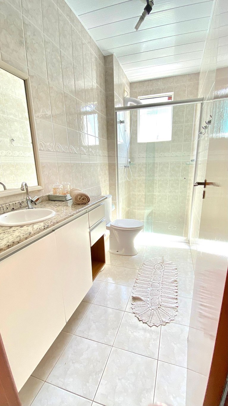 Praticidade e conforto à 1 quadra da praia&piscina