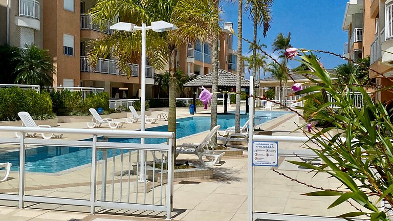 Seguro e confortável passos da praia c/piscina