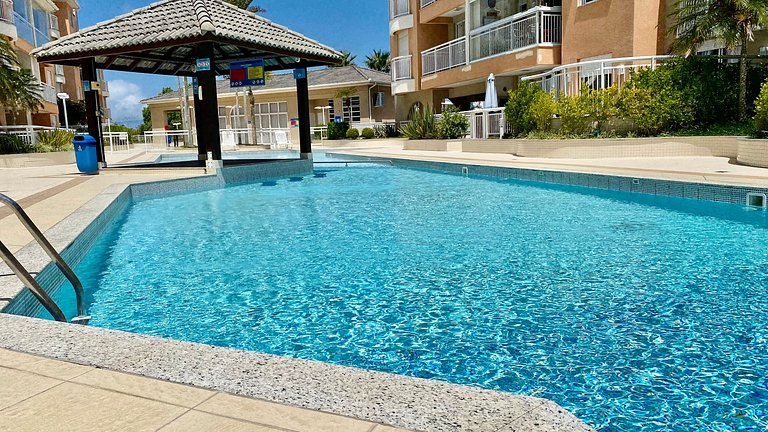 Bom gosto e tranquilidade na PRAIA c/ Piscina