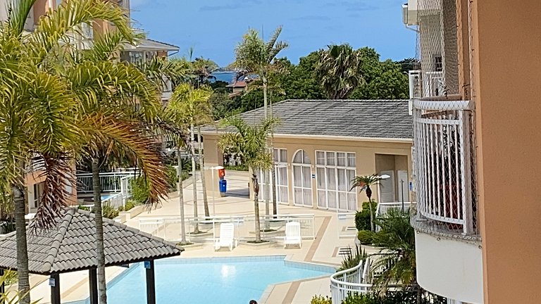 Seguro, confortável passos da praia c/piscina