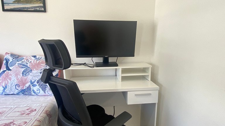 Espaço prático e clean 700 mts praia