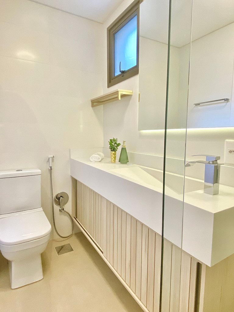 Estilo e conforto apê em residencial beira-mar