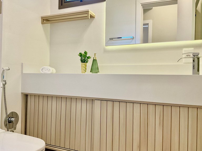 Estilo e conforto apê em residencial beira-mar