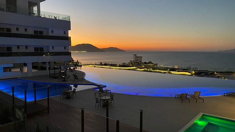 Luxo e mar, Piscinas e vistas incríveis nos Ingleses