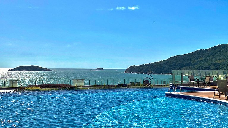Piscinas incríveis e Praia em apê alto padrão