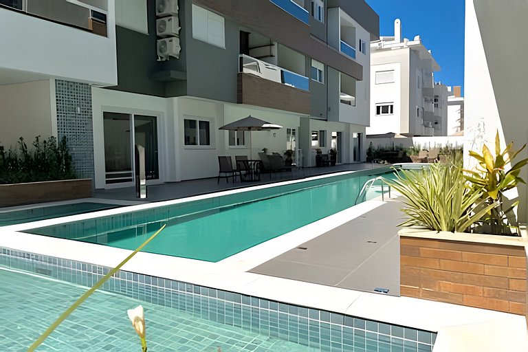 Piscina e academia à 400 mts da praia-Ingleses