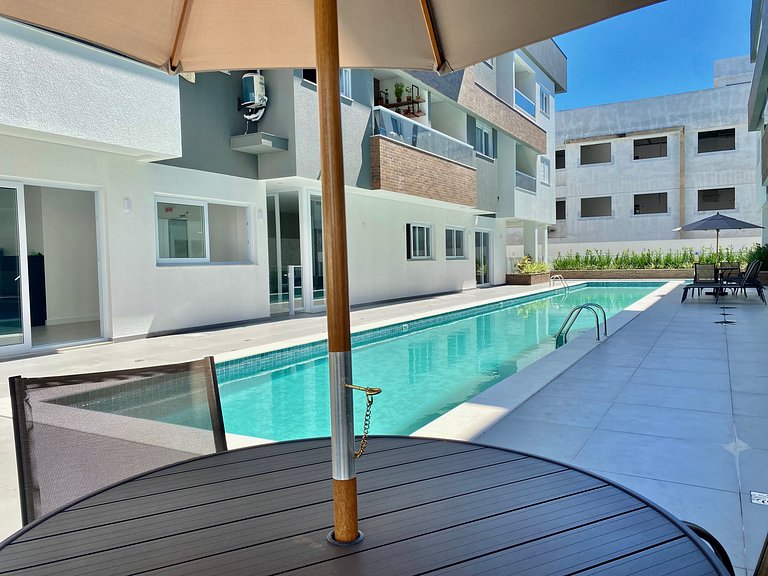 Praia, Piscina em residencial com academia