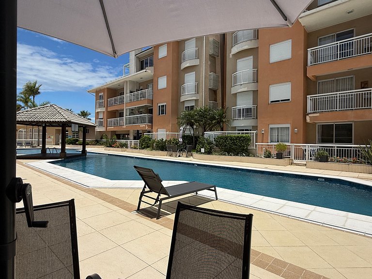 Apê térreo c/piscina privativa+social 140m praia