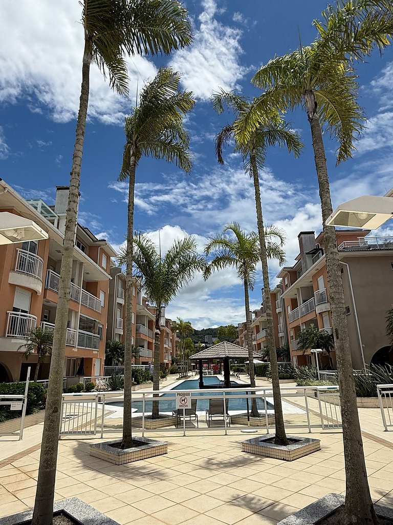 Apê térreo c/piscina privativa+social 140m praia