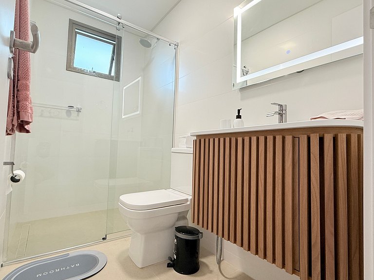 Cobertura c/ jacuzzi em residencial à beira-mar