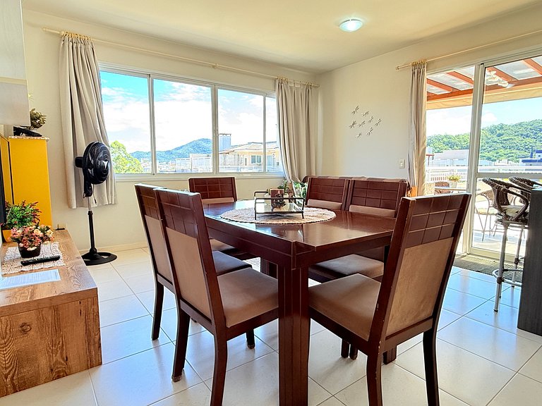 Cobertura c/ Piscina Privativa passos da praia