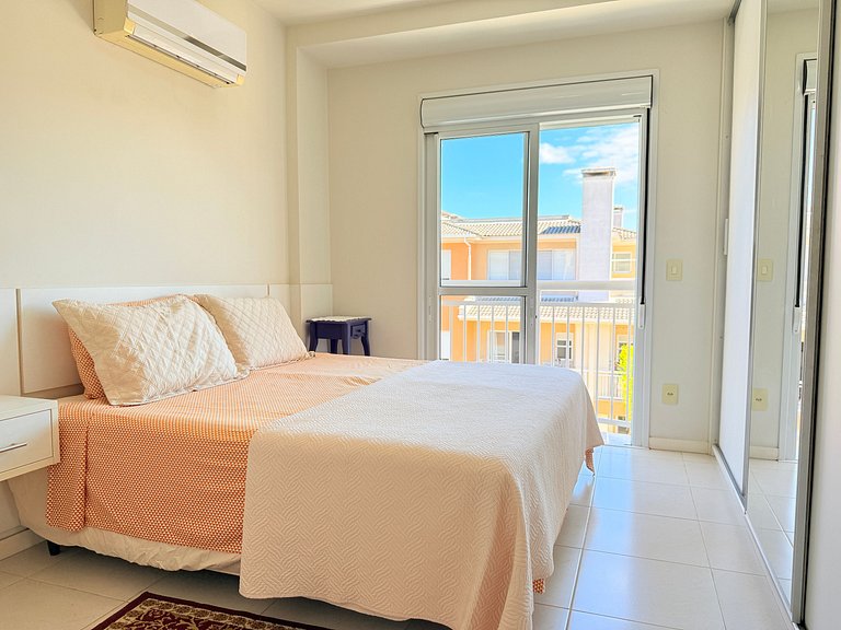 Cobertura c/ Piscina Privativa passos da praia