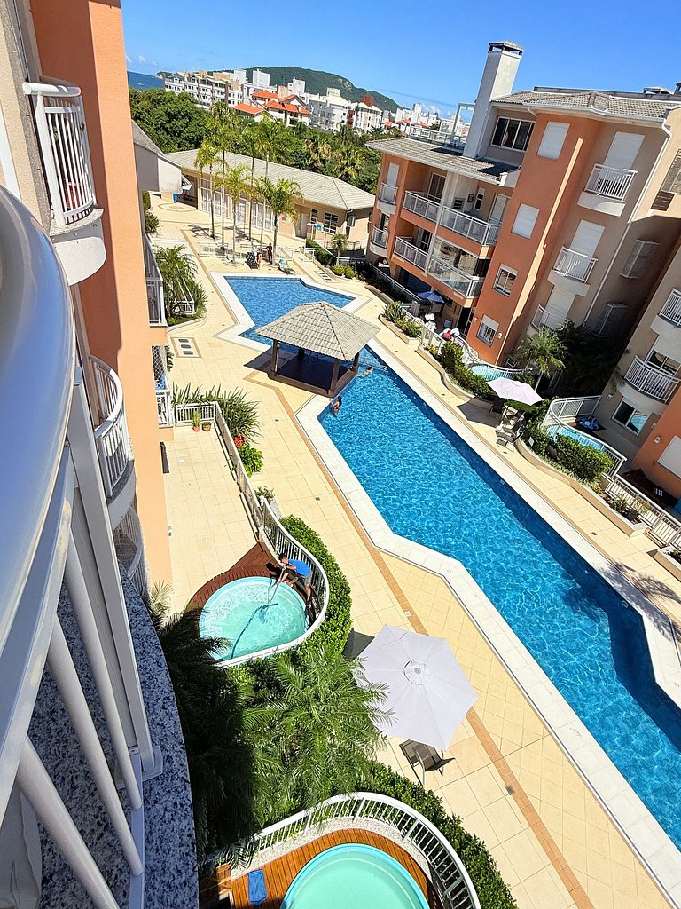 Cobertura c/ Piscina Privativa passos da praia