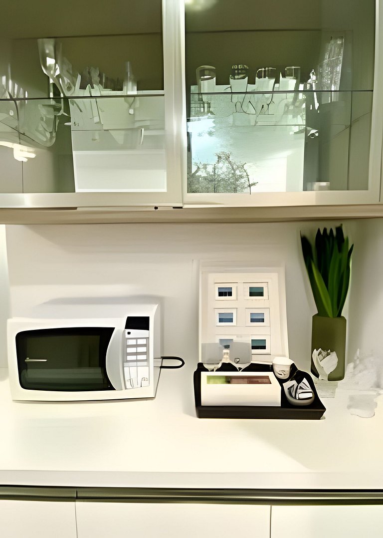 Praia e sossego, apê entre o mar e a montanha