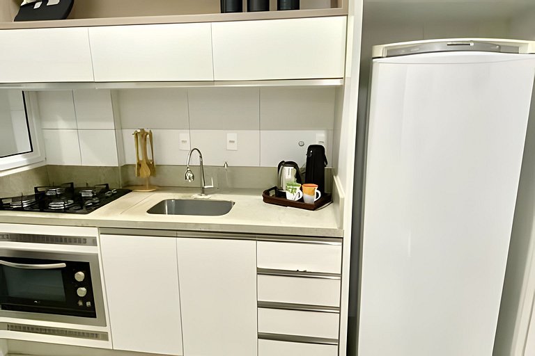 Praia e sossego, apê entre o mar e a montanha