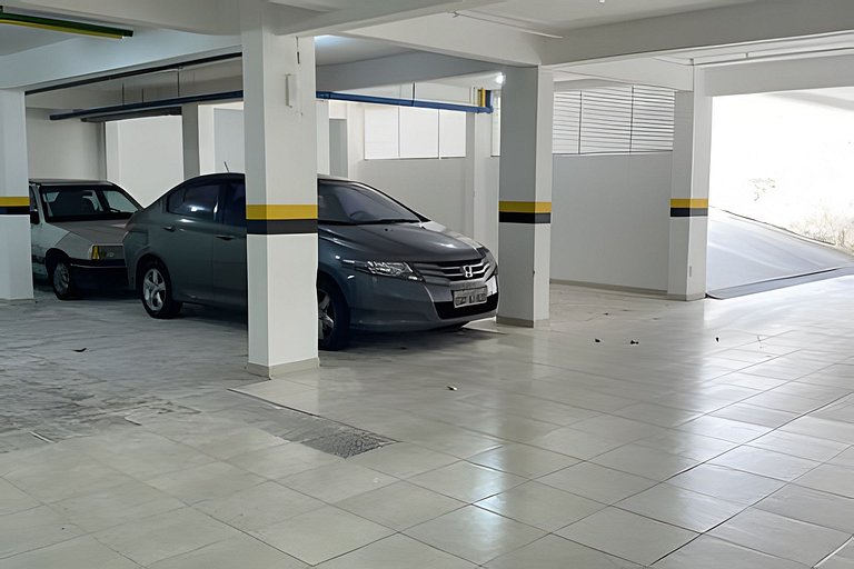 Praia e sossego, apê entre o mar e a montanha