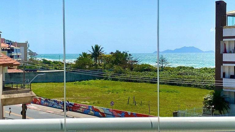 Vista para o mar e passos da praia!