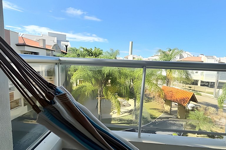 Refúgio familiar c/quiosque, piscinas e praia