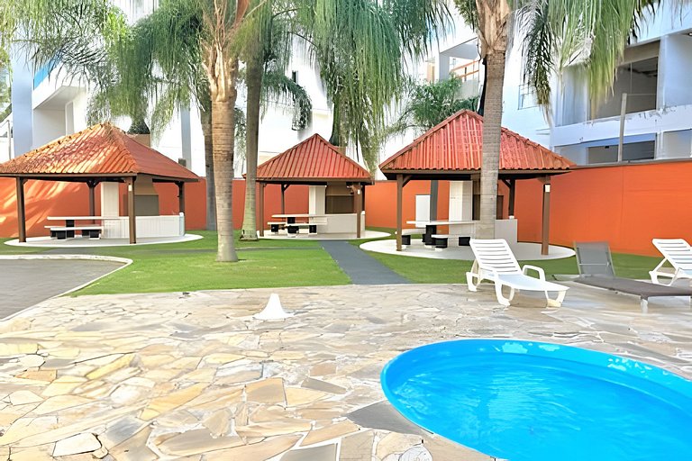Refúgio familiar c/quiosque, piscinas e praia