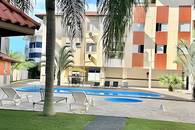 Refúgio familiar c/quiosque, piscinas e praia