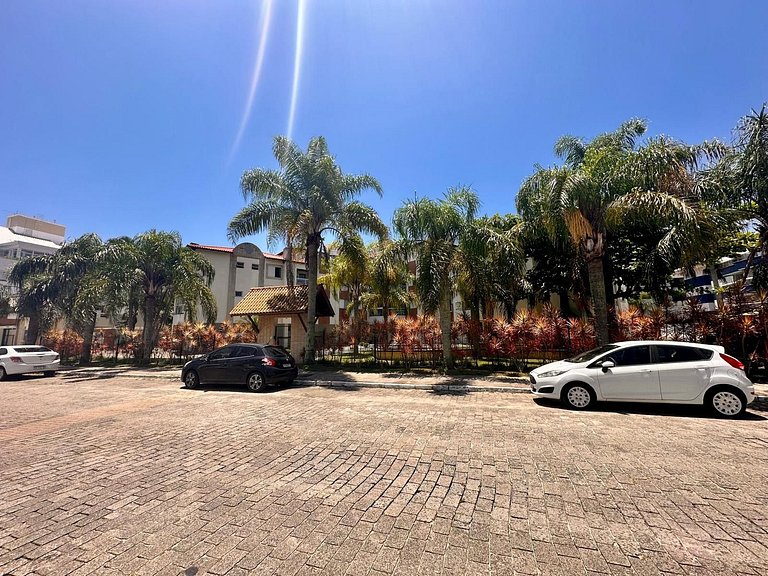 Condomínio com Piscina, Quiosque e Mar Perto