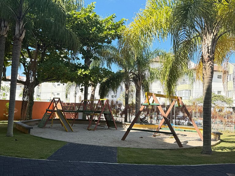 Refúgio familiar c/quiosque, piscinas e praia