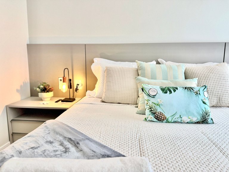 Apê c/ 2 suítes em residencial beira Mar c/piscin