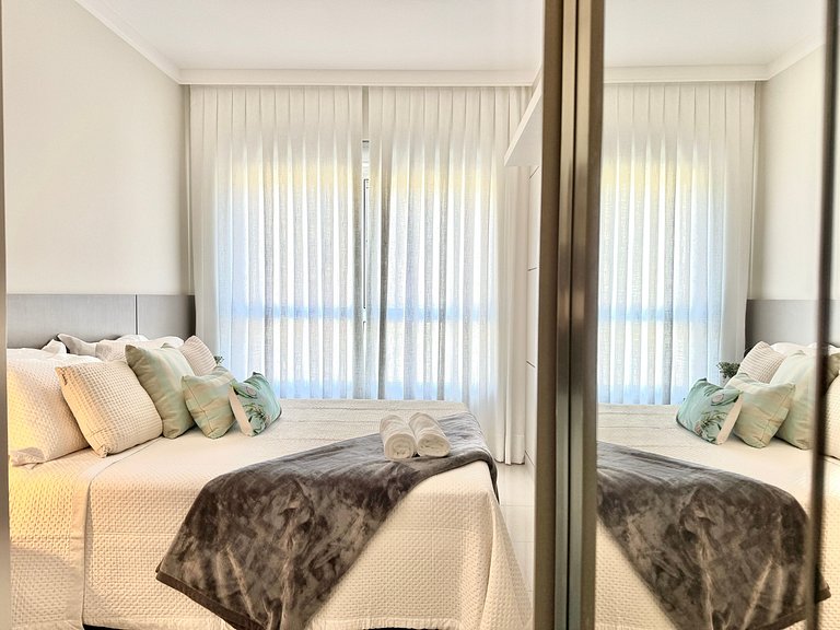 Apê c/ 2 suítes em residencial beira Mar c/piscin