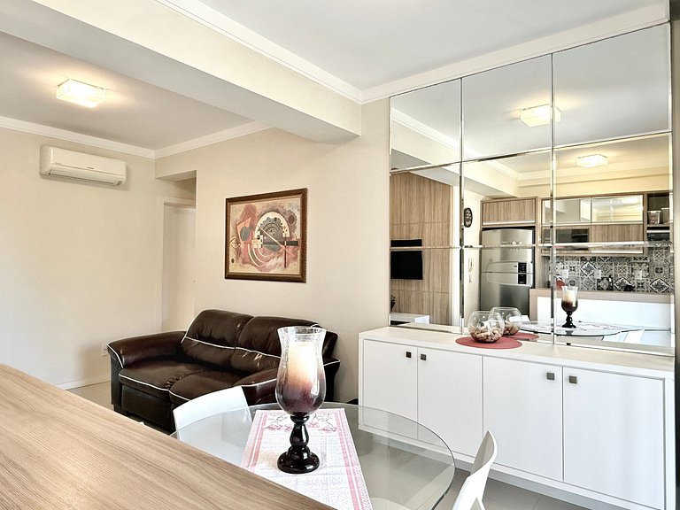 Apê em residencial c/piscina à beira-mar