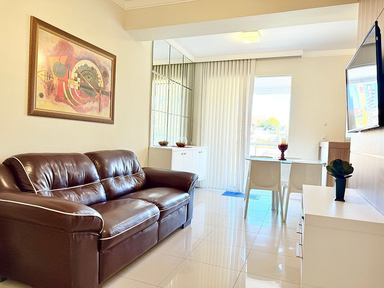 Apê em residencial c/piscina à beira-mar