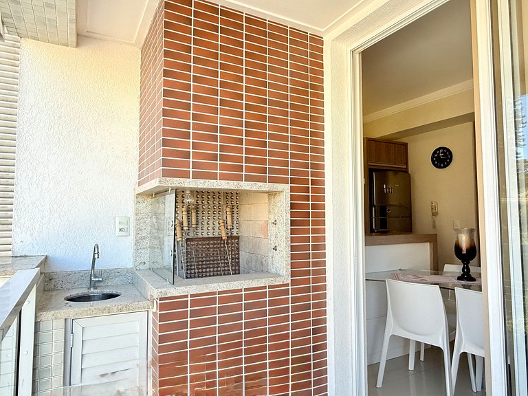 Apê em residencial c/piscina à beira-mar