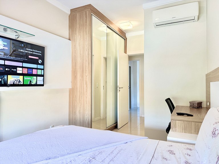 Apê em residencial c/piscina à beira-mar