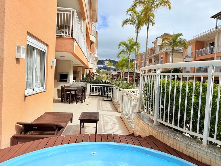 Apto terreo| piscina privativa| social e Praia