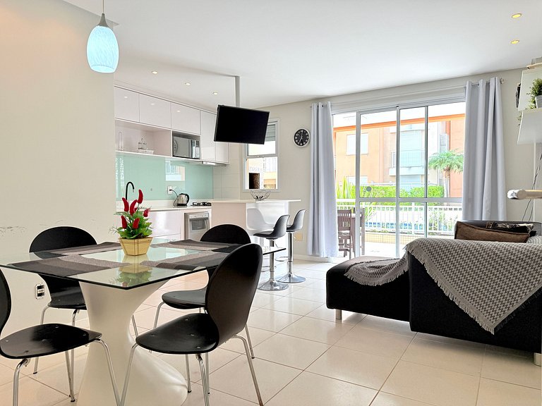 Ground floor apartment, between swimming pools, sun and beac
